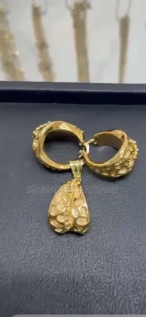 Boucle Et Pendentif or 21