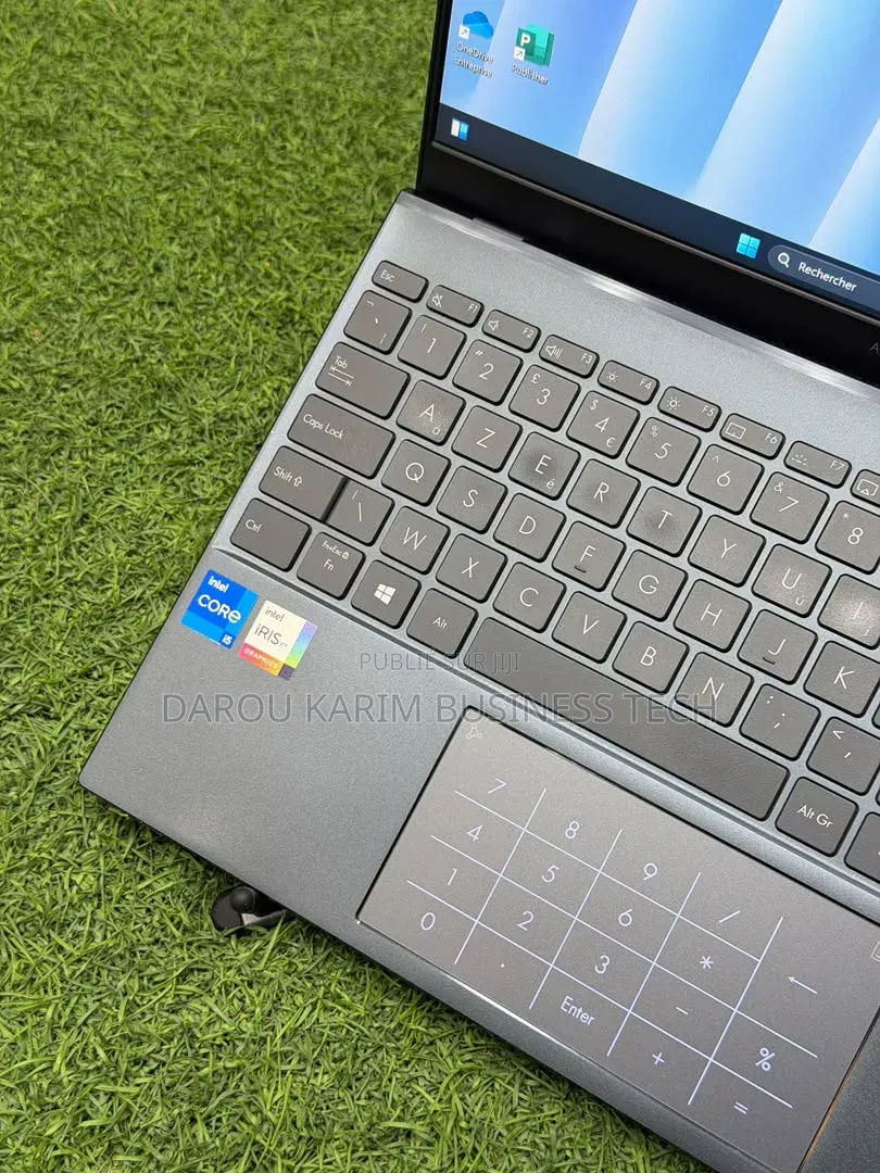 Nouveau Asus Zenbook 14 UX434 8GB Intel Core i5 SSD 512GB