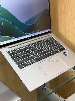 Nouveau HP ZBook Firefly G9 16GB Intel Core i7 SSD 512GB