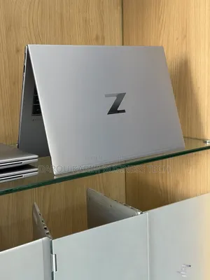 Nouveau HP ZBook Firefly G9 16GB Intel Core i7 SSD 512GB