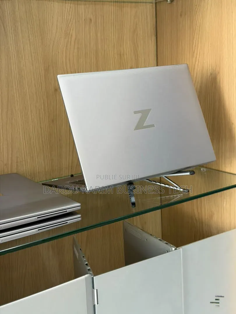 Nouveau HP ZBook Firefly G9 16GB Intel Core i7 SSD 512GB