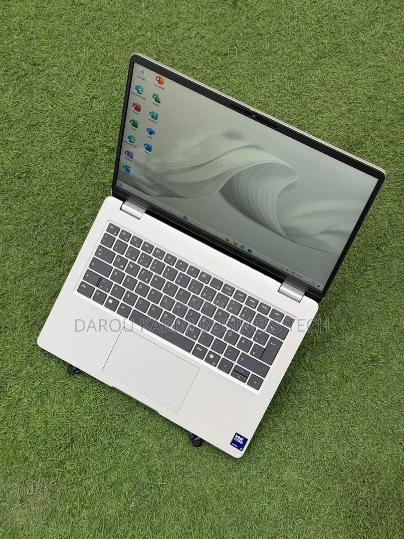 Nouveau Dell Pro 14 16GB Intel Core Ultra 5 SSD 512GB