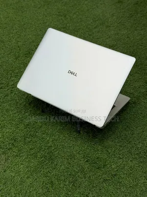 Nouveau Dell Pro 14 16GB Intel Core Ultra 5 SSD 512GB