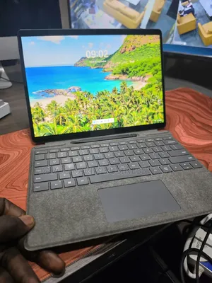 Nouveau Microsoft Surface Pro 8 16GB Intel Core i7 SSD 256GB