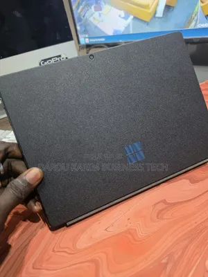 Nouveau Microsoft Surface Pro 8 16GB Intel Core i7 SSD 256GB