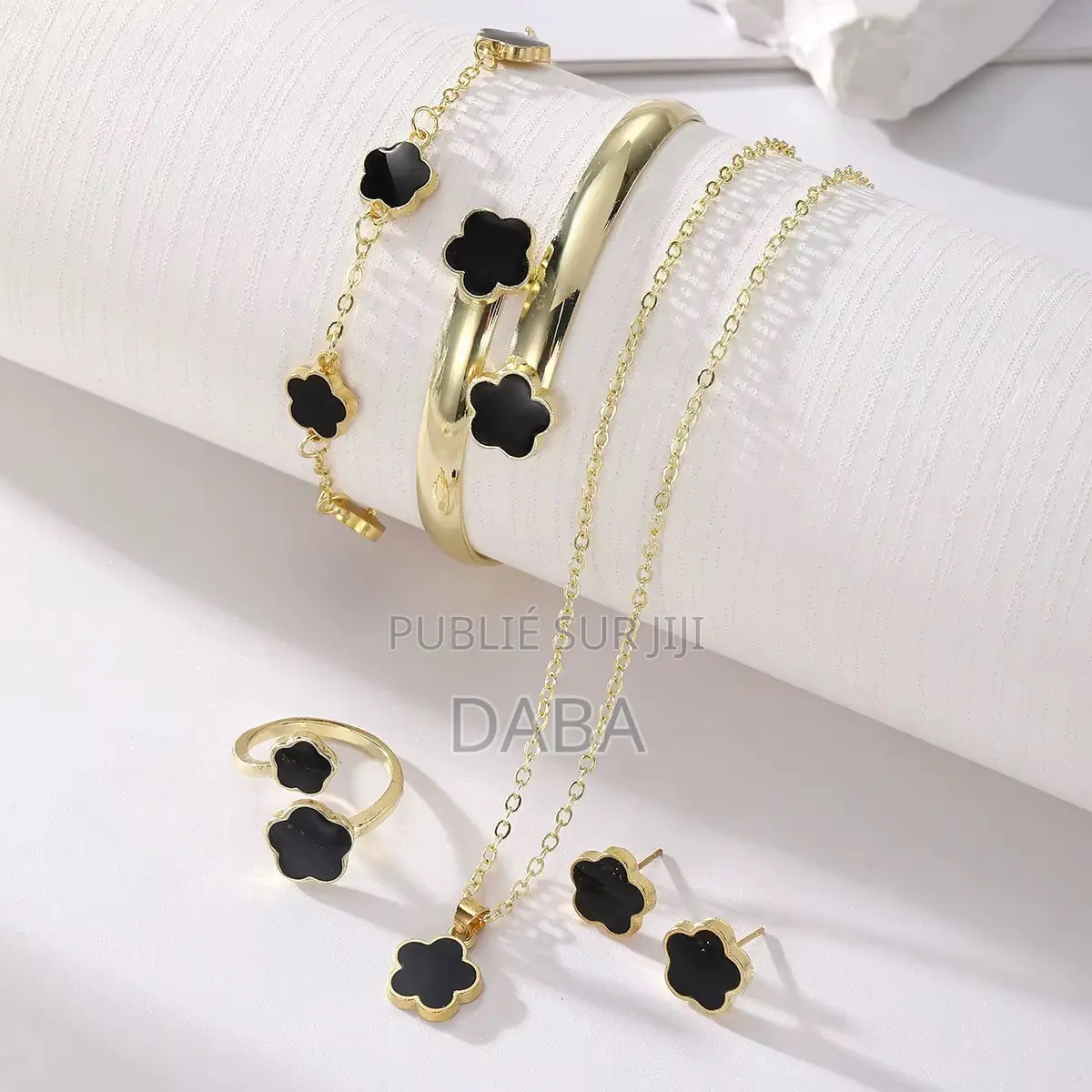 Ensembles Bracelets Collier Fétiche Bague Et Boucles D’oreilles 
