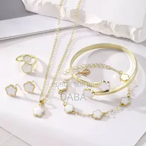 Ensembles Bracelets Collier Fétiche Bague Et Boucles D’oreilles 
