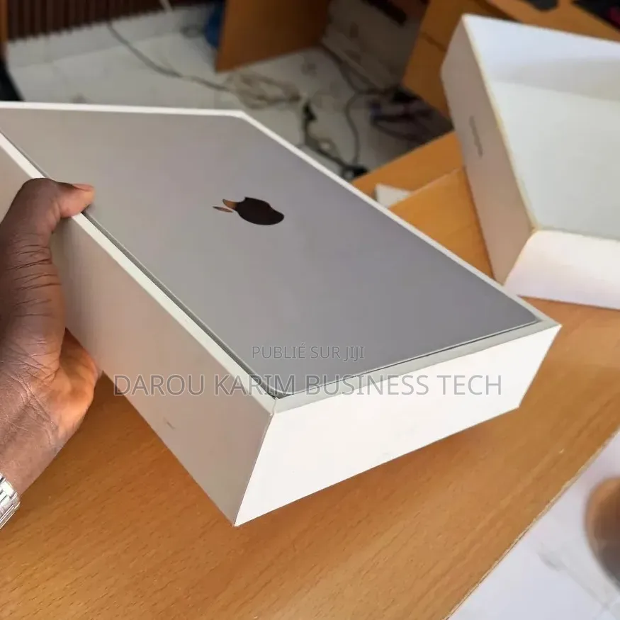 Nouveau Pomme MacBook Air 2025 M4 16GB Apple M4 SSD 256GB