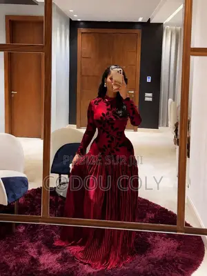 Des Robes Élégante, Ensemble Femme Neuf, Robe Longue en Très Bon État