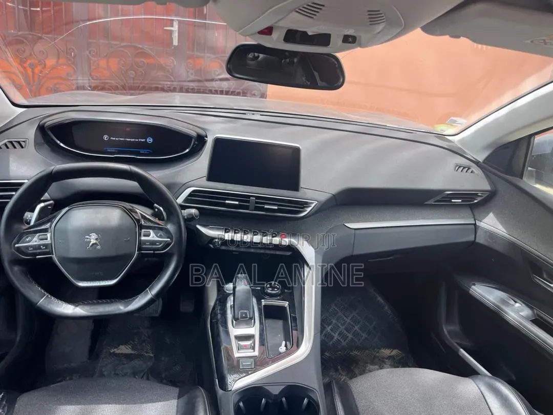 Peugeot 5008 2019 Gris