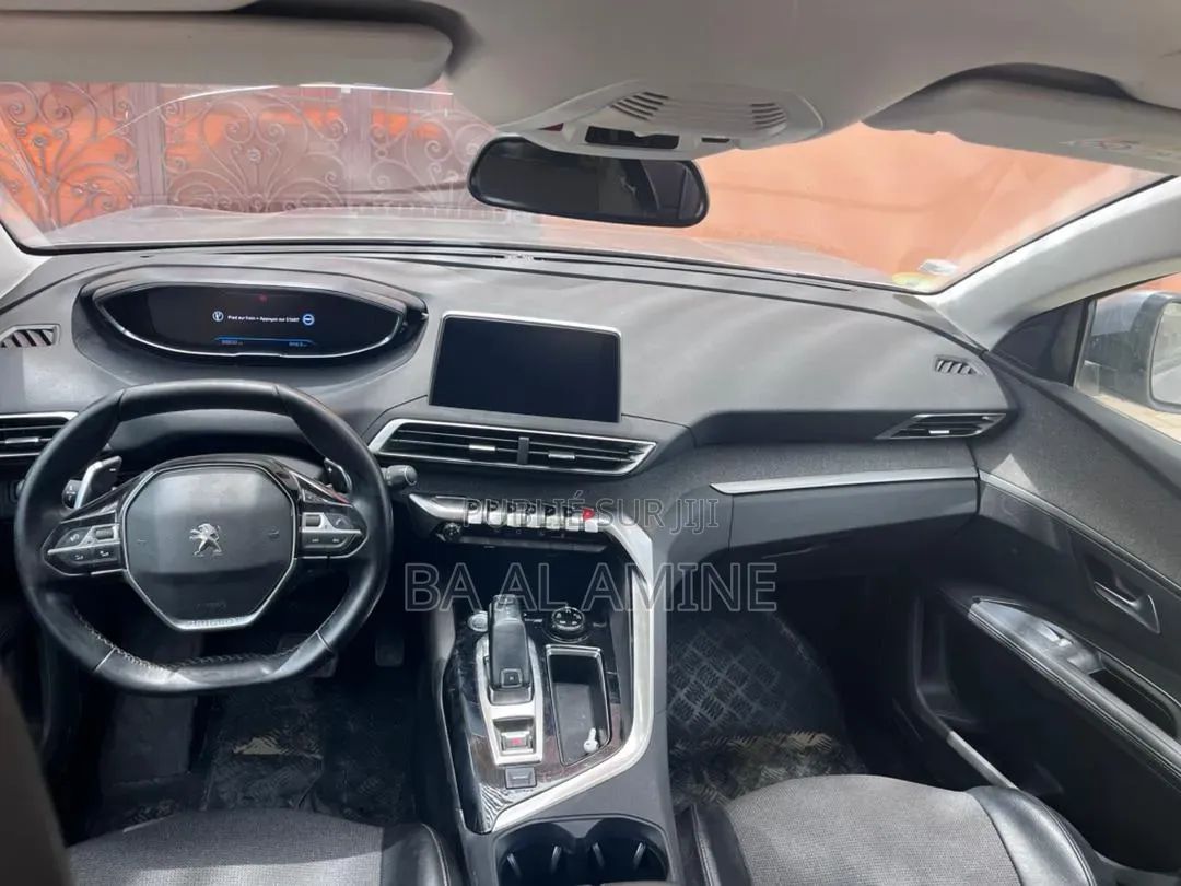 Peugeot 5008 2019 Gris