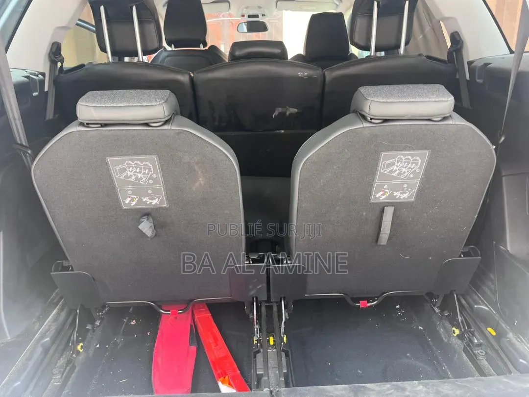 Peugeot 5008 2019 Gris