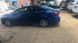 Toyota Avensis 2016 Bleu