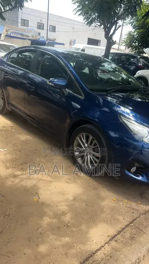 Toyota Avensis 2016 Bleu