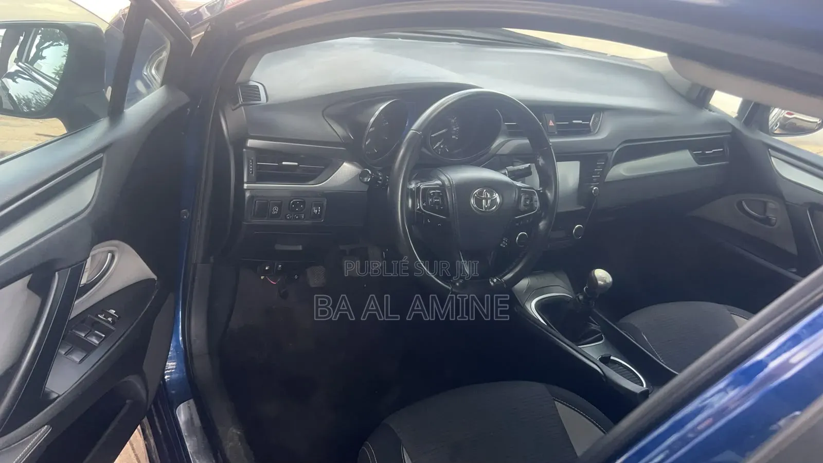 Toyota Avensis 2016 Bleu