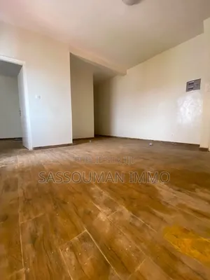 3chbre Appartement dans F3, Ngor à Louer