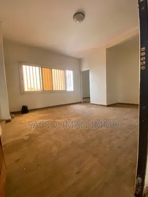 3chbre Appartement dans F3, Ngor à Louer