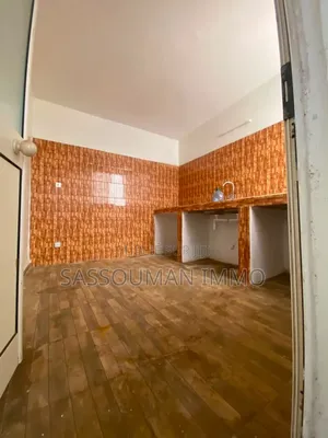 3chbre Appartement dans F3, Ngor à Louer
