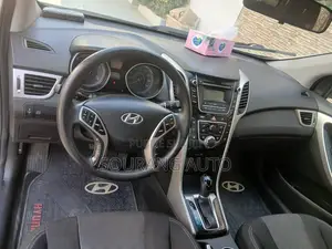 Hyundai Elantra Sport 4dr Sedan (2.0L 4cyl 6A) 2014 Gris