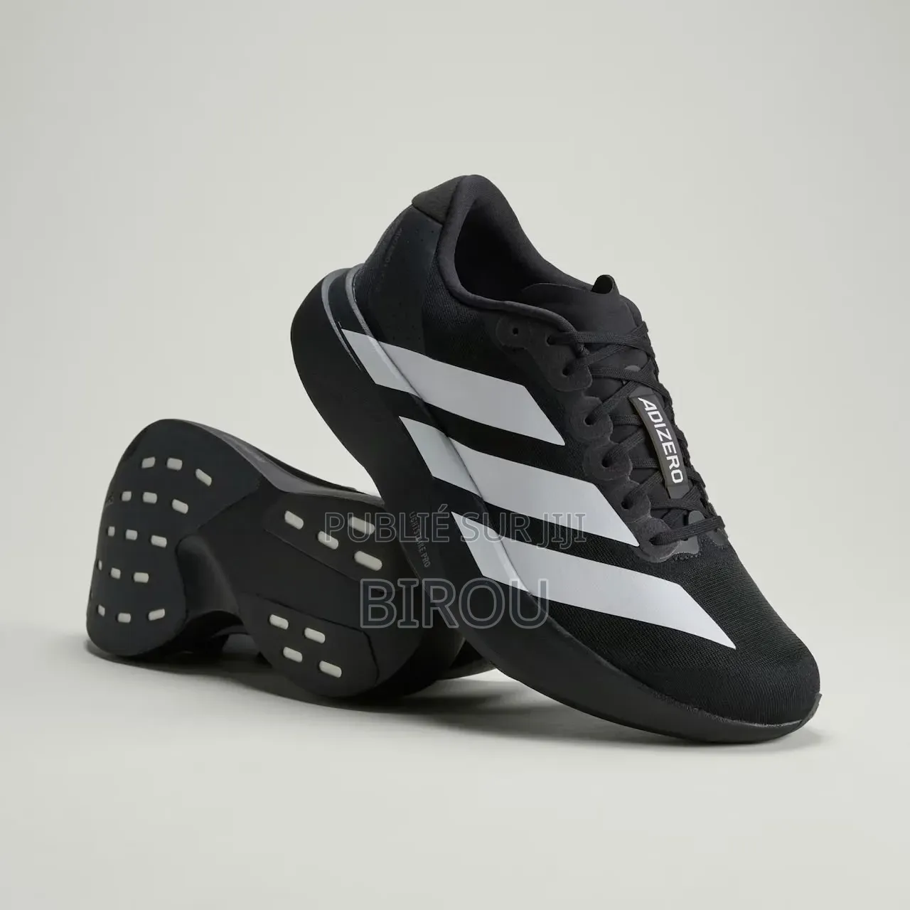 Adizero Couleur Noir Et Blanc Disponible Pointure 41 a 45