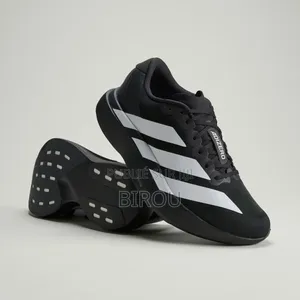 Adizero Couleur Noir Et Blanc Disponible Pointure 41 a 45