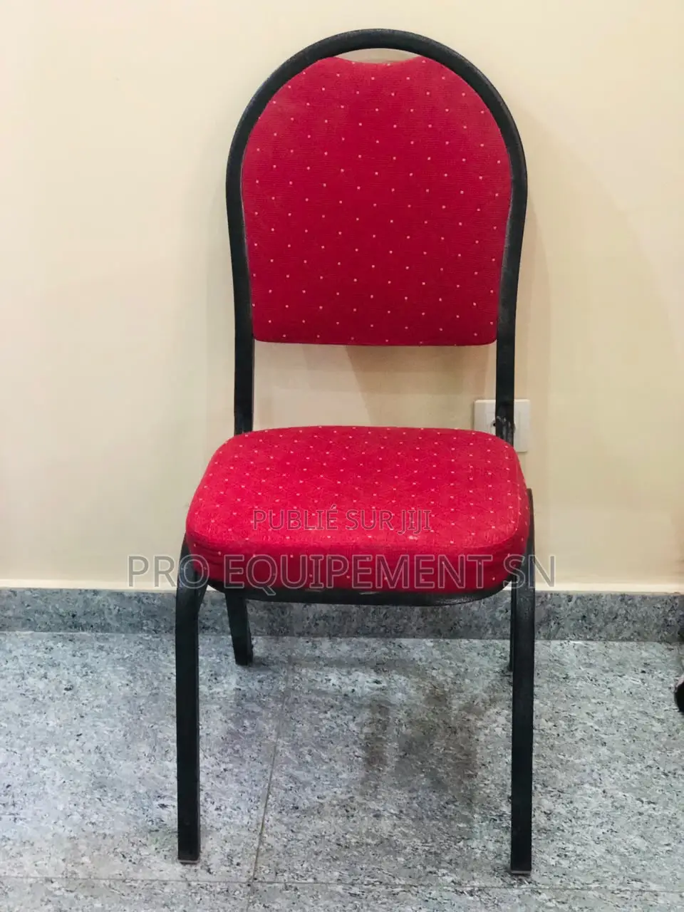 Vente De Chaises Plastiques Et Vip De Qualité
