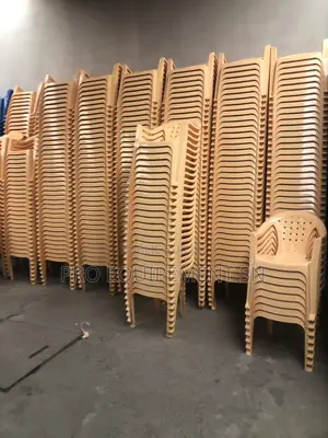 Vente De Chaises Plastiques Et Vip De Qualité