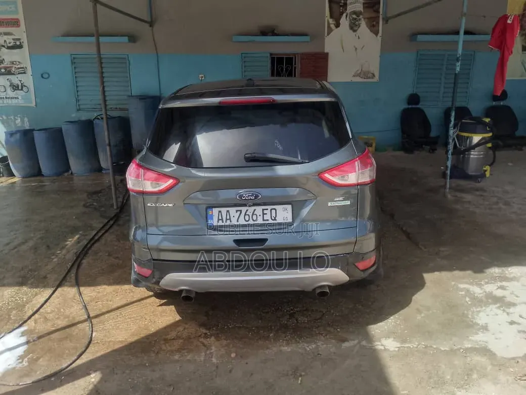 Ford Escape S 4dr SUV (2.5L 4cyl 6A) 2014 Gris