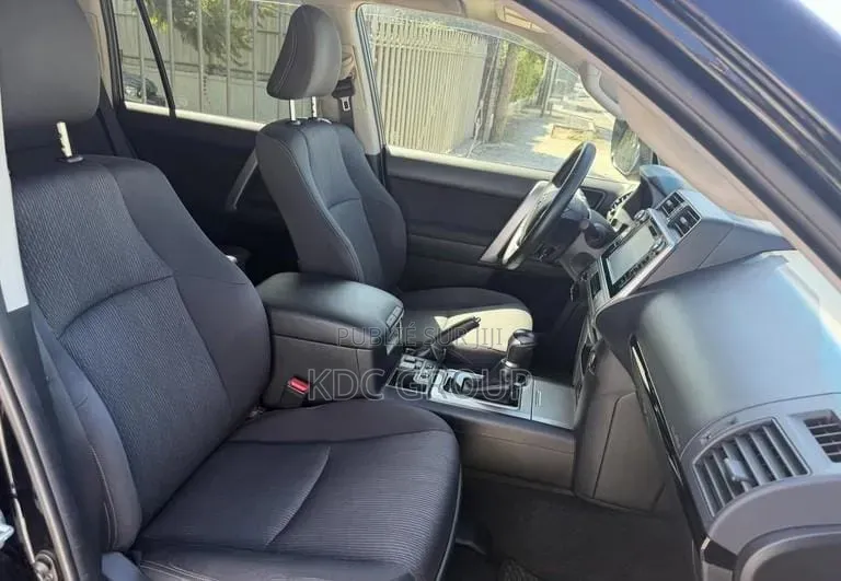 Toyota Land Cruiser Prado 2018 Noir