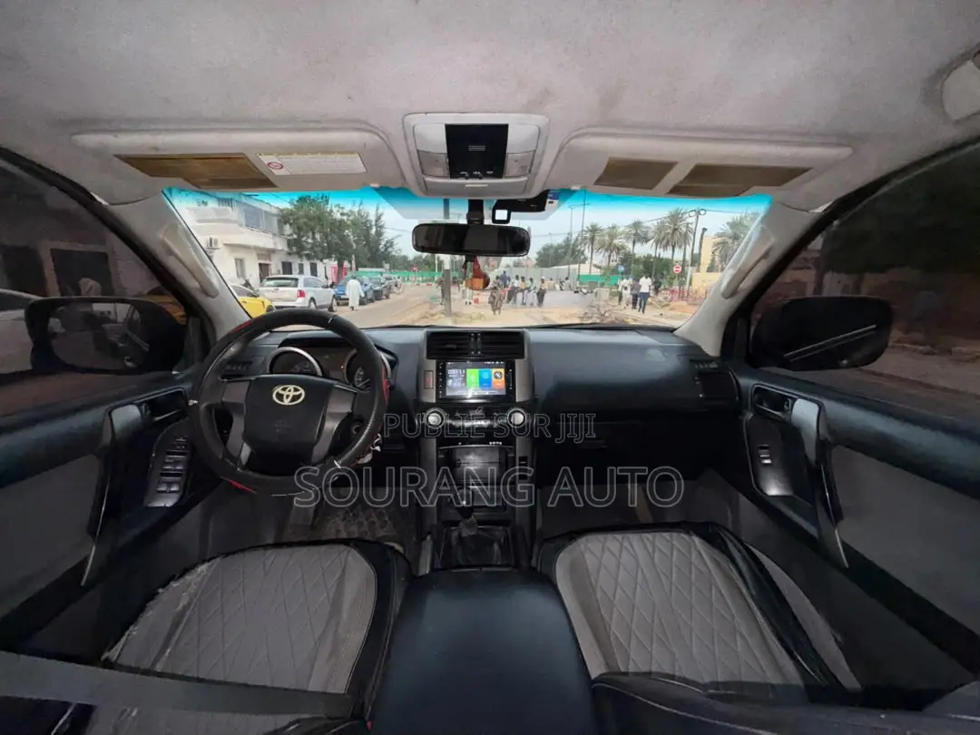 Toyota Land Cruiser Prado 2.4 Petrol 2024 Noir