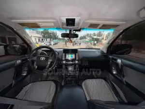 Toyota Land Cruiser Prado 2.4 Petrol 2024 Noir