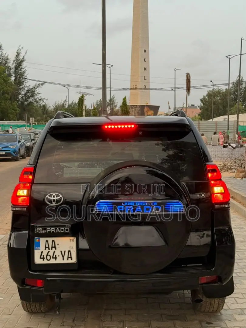 Toyota Land Cruiser Prado 2.4 Petrol 2024 Noir