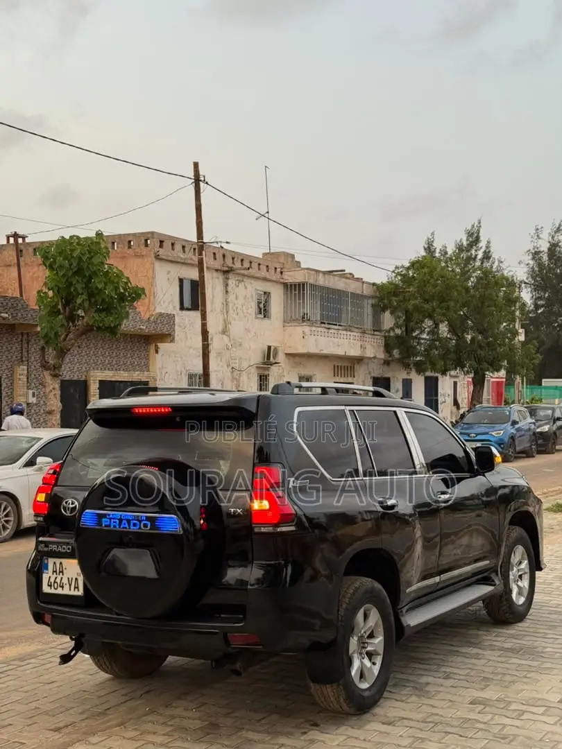 Toyota Land Cruiser Prado 2.4 Petrol 2024 Noir
