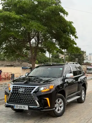 Toyota Land Cruiser Prado 2.4 Petrol 2024 Noir