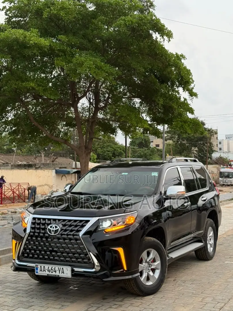 Toyota Land Cruiser Prado 2.4 Petrol 2024 Noir