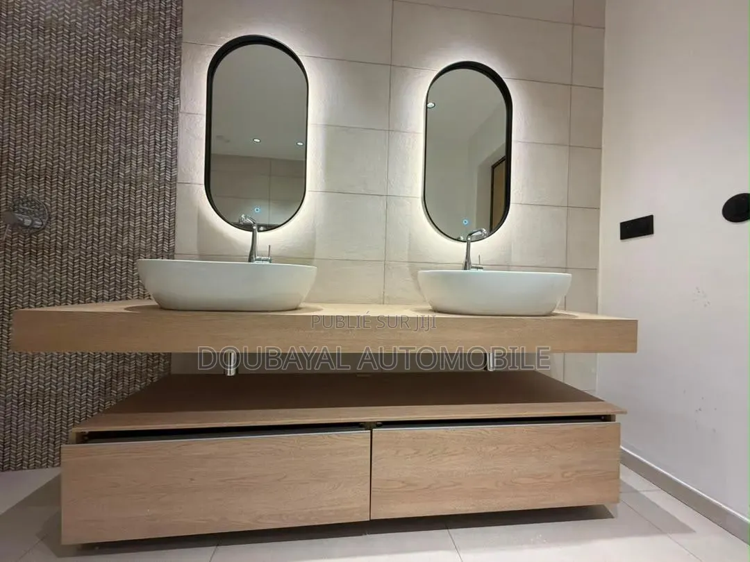 3chbre Appartement dans Triplex À Louer, Ouakam à Louer