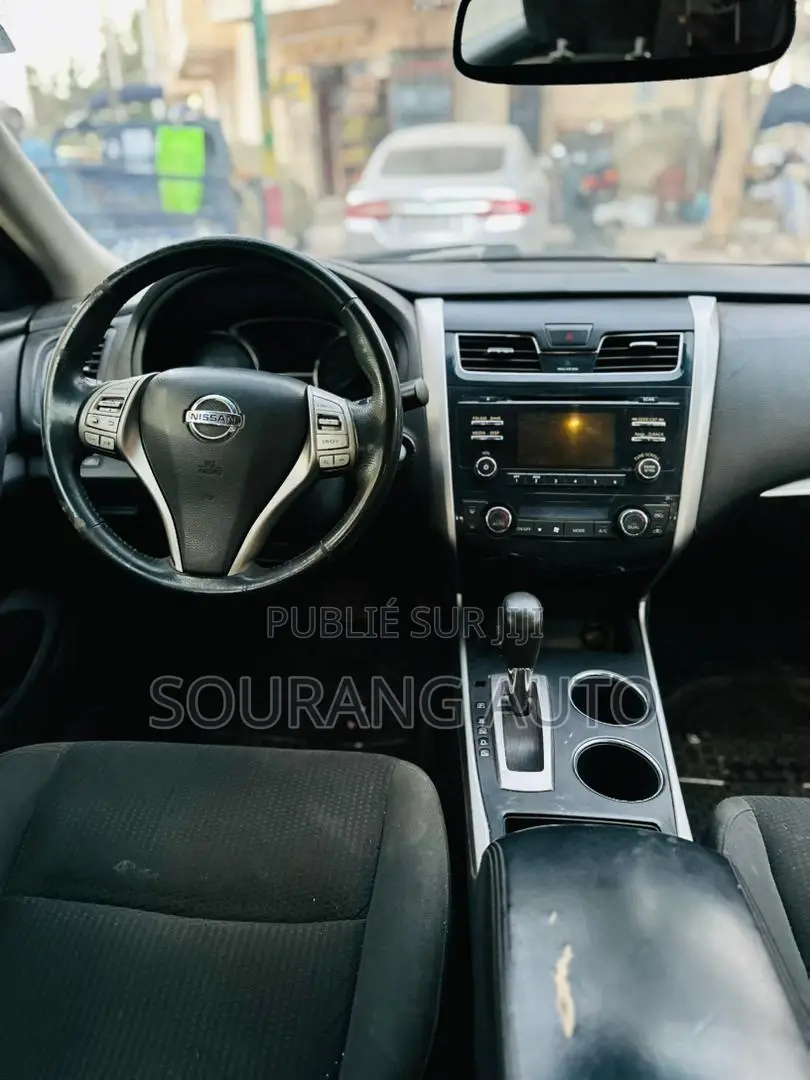 Nissan Altima 2.5 SV 4dr Sedan (2.5L 4cyl CVT) 2015 Gris