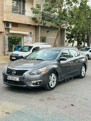Nissan Altima 2.5 SV 4dr Sedan (2.5L 4cyl CVT) 2015 Gris
