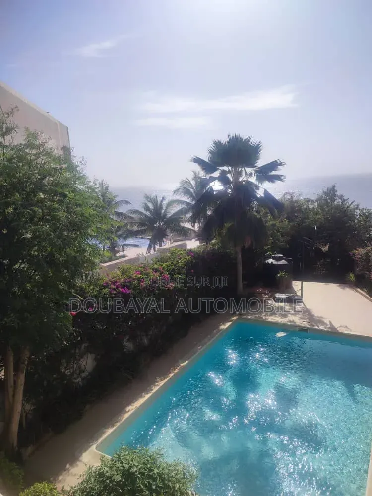 5chbre Villa dans Villa À Vendre, Ouakam à Vendre