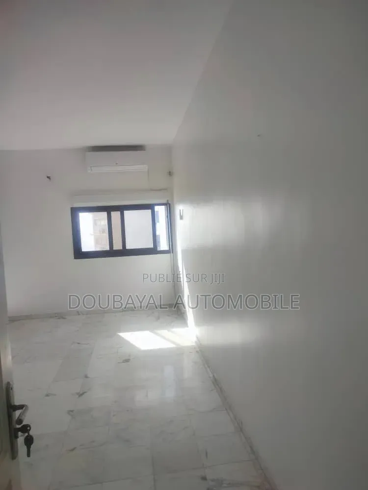 5chbre Villa dans Villa À Vendre, Ouakam à Vendre