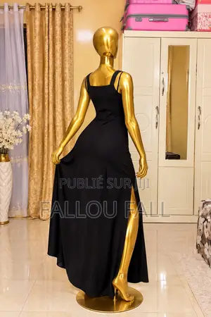 Friperie Femmes Robes Ensemble Vêtements Tendances