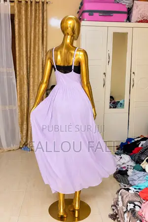 Friperie Femmes Robes Ensemble Vêtements Tendances