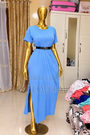 Friperie Femmes Robes Ensemble Vêtements Tendances