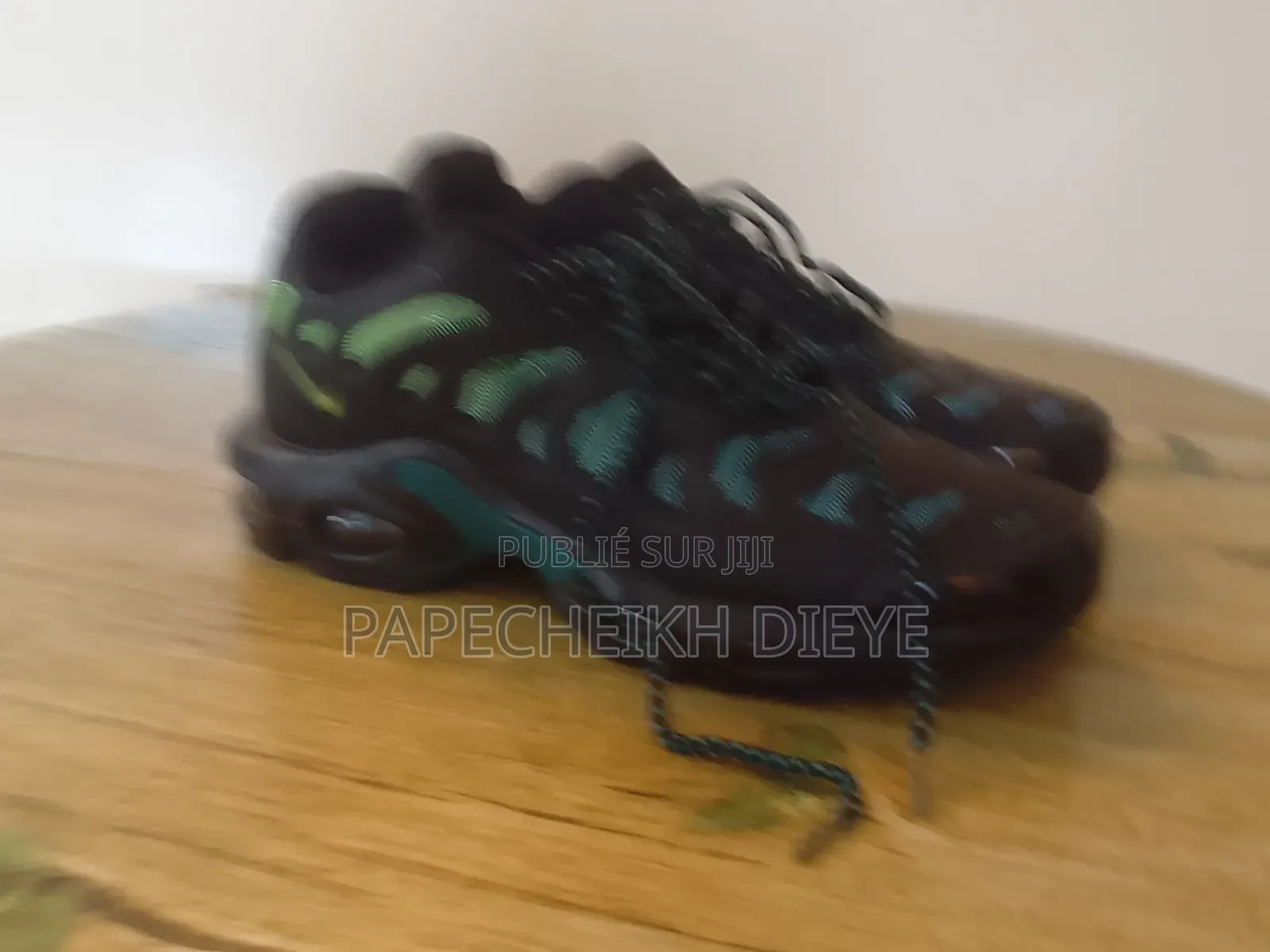 Vendeur De Chaussures