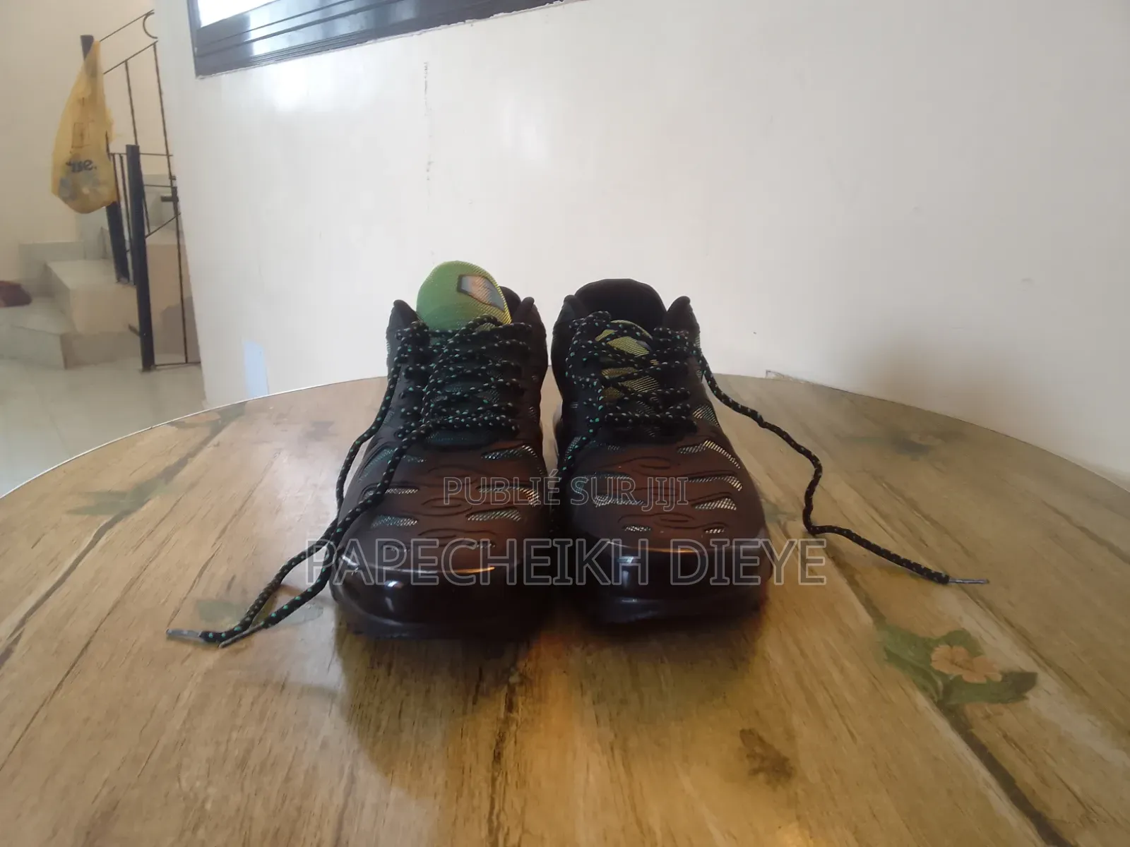 Vendeur De Chaussures