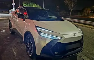 Toyota C-HR 2024 Blanc