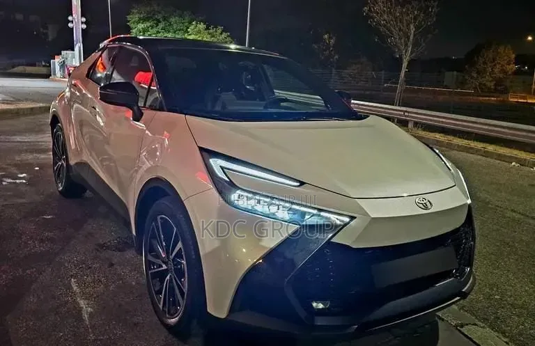 Toyota C-HR 2024 Blanc