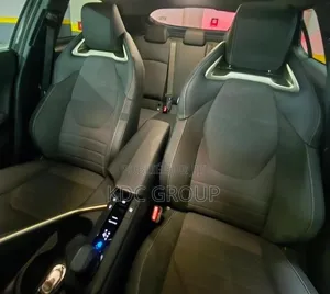 Toyota C-HR 2024 Blanc
