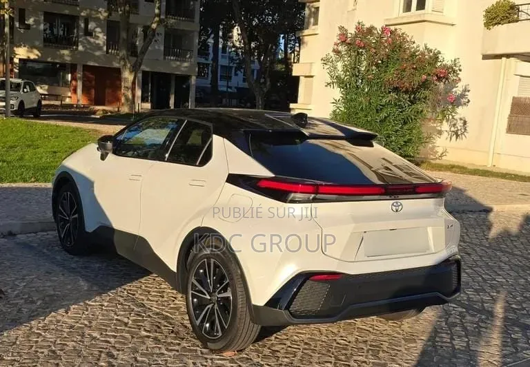 Toyota C-HR 2024 Blanc