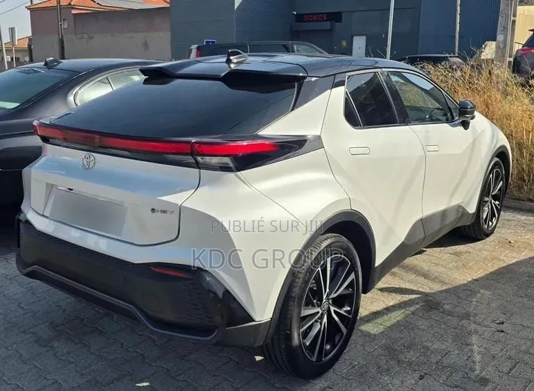 Toyota C-HR 2024 Blanc